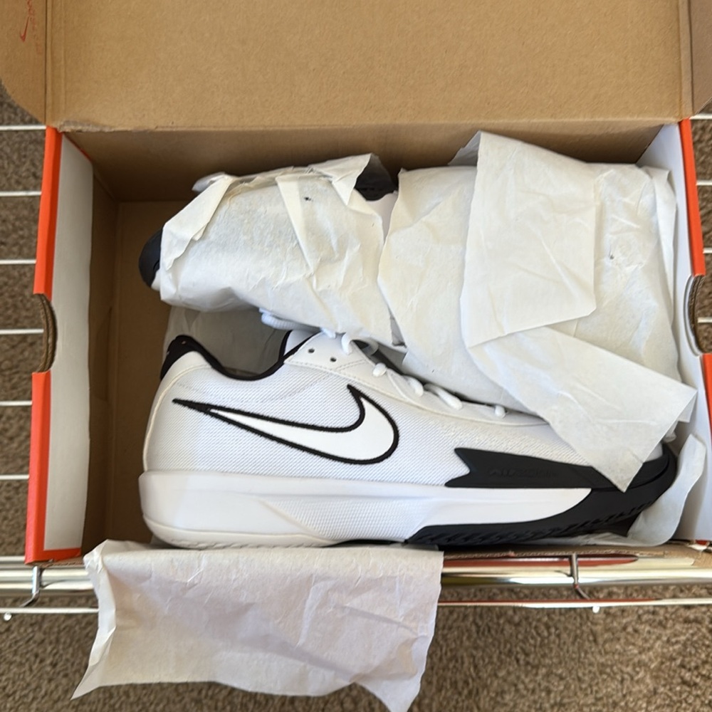 NIKE AIR ZOOM GT CUT ACADEMY — BRAND NEW NEVER WORN - Picture 4 of 9